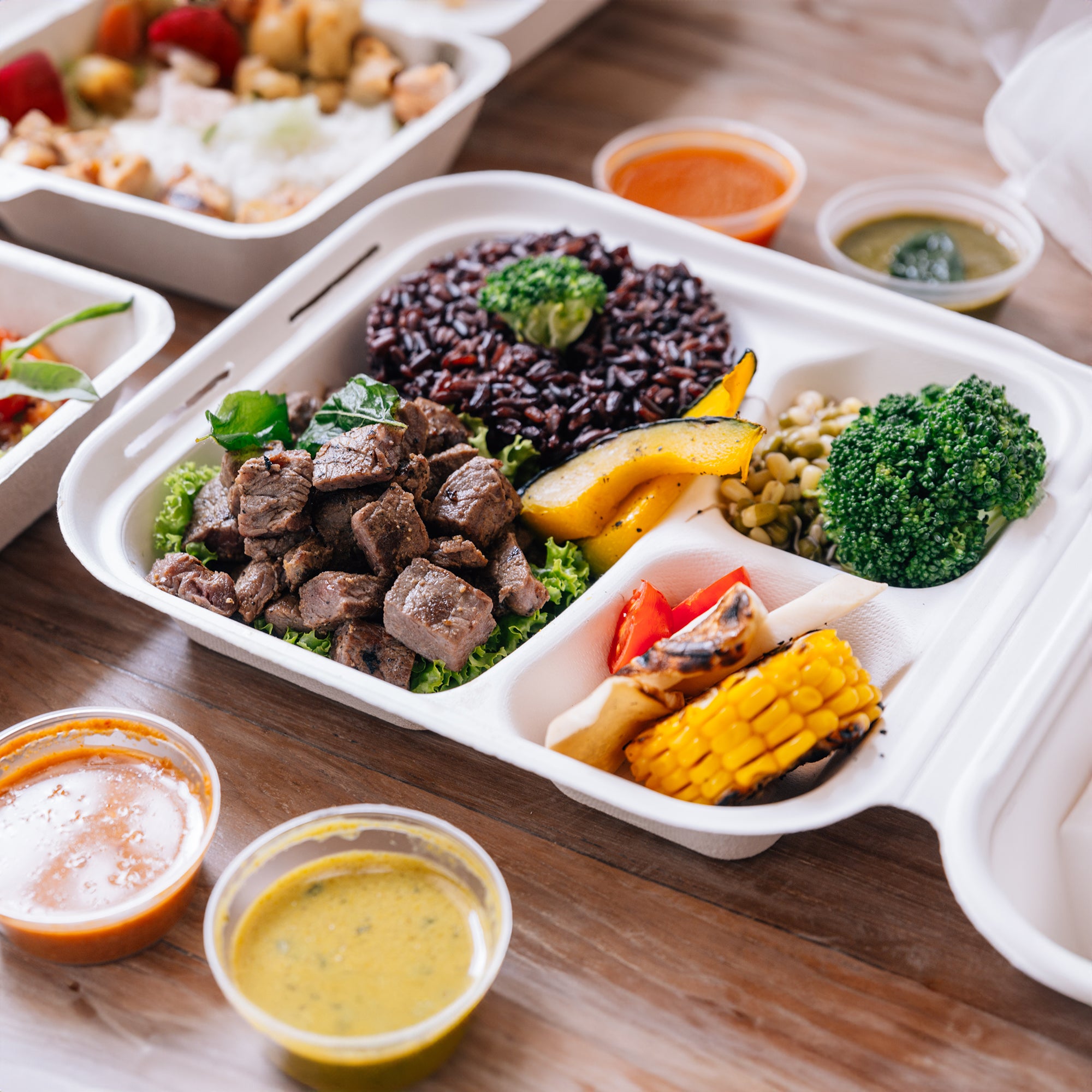 8 inch White Bagasse Clamshell Containers, 3 Compartment, 200 pcs